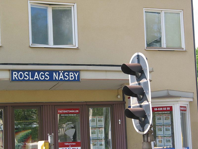 Fil:Roslags näsby station.jpg