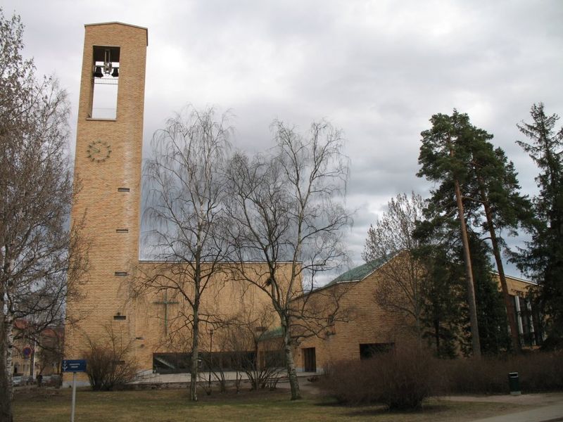 Fil:Meilahti church-Helsinki2.jpg
