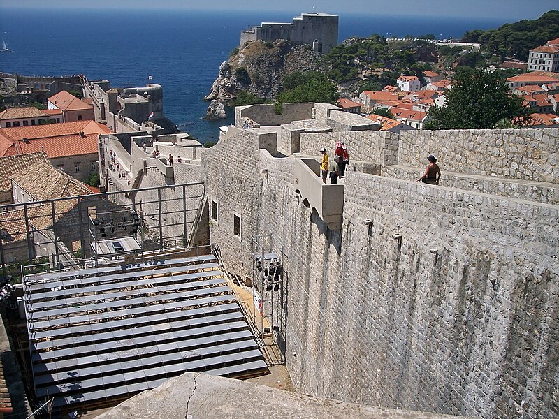 Fil:Walls of Dubrovnik-14.jpg