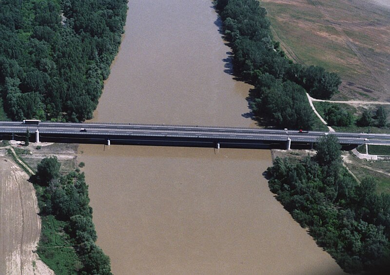 Fil:M30 - freeway - bridge.jpg