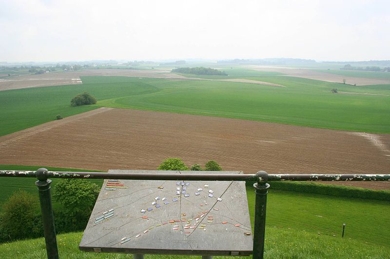 Fil:Belgium-Waterloo-Butte-du-Lion-view.jpg