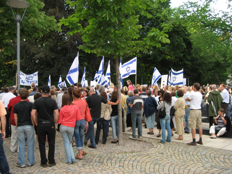 Fil:Israel manifestation, Stockholm, Sweden, 2006-08-20.jpg