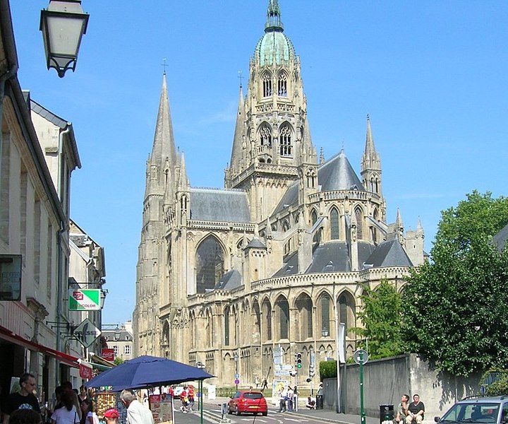 Fil:Bayeux Cathedral-all.jpg