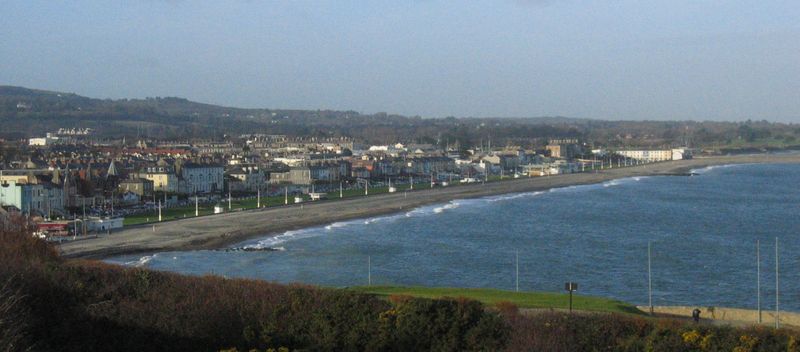 Fil:Bray seafront.jpg