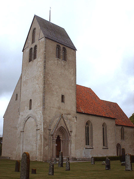 Fil:Hamra kyrka sydöst.JPG