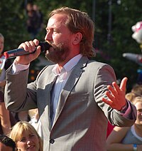 Mange Schmidt sjunger på Sommarkrysset i Stockholm 2008. Foto: Daniel Åhs Karlsson