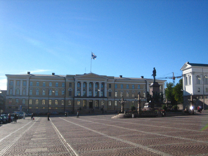 Fil:Helsingin yliopiston päärakennus 2.jpg