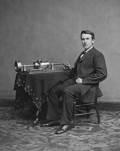 Fil:Edison and phonograph edit2.jpg