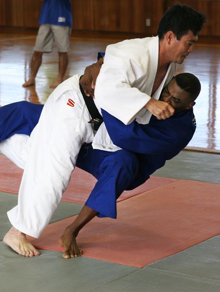 Fil:050907-M-7747B-002-Judo.jpg