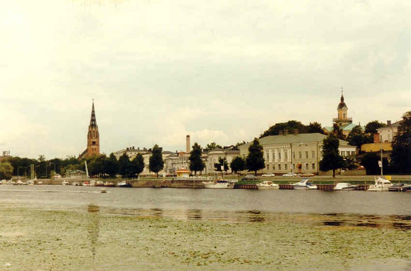 Fil:Pori, the river Kokemäki and the central city..jpg
