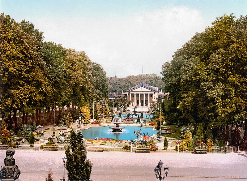 Fil:Wiesbaden Kurhaus.jpg