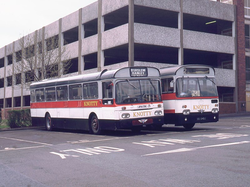 Fil:Knotty Bus JPA171K and EDJ242J Hanley 1996.jpg
