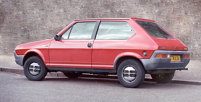 Fil:Fiat-Strada-Side.jpg