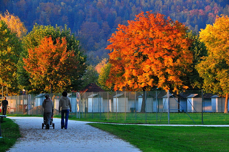 Fil:Klagenfurt Wörthersee Strandbad autumn mood 11102008 74.jpg