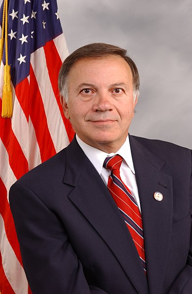 Fil:Tom Tancredo, official Congressional photo.jpg