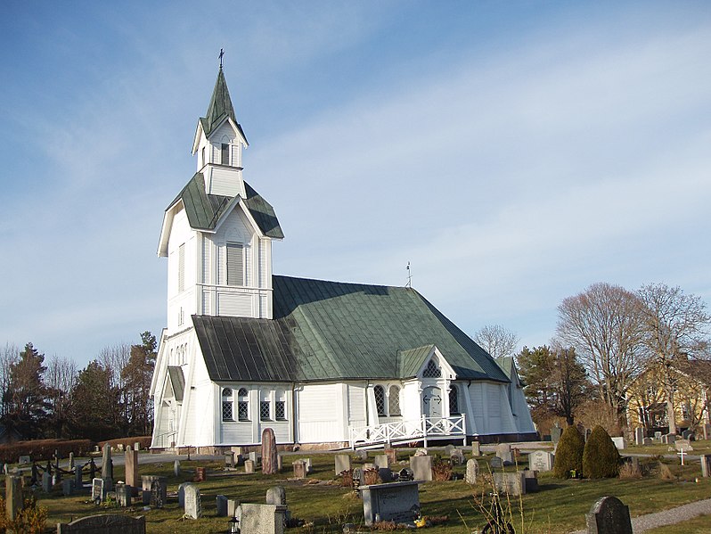 Fil:Ljusterö Kyrka 2008.jpg