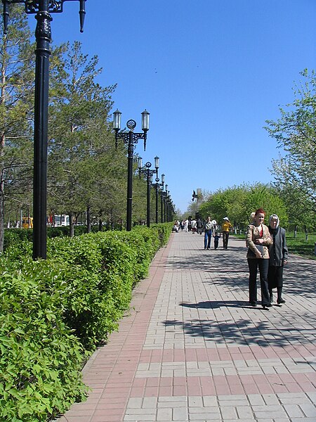 Fil:Orenburg boulevard.jpg