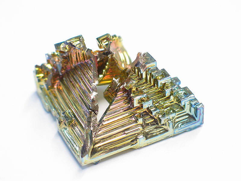 Fil:Bismuth crystal macro.jpg