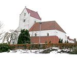 Dalby Heligkorskyrka sedd från söder. Det som idag står kvar av kyrkan är bara en del av den ursprungliga kyrkan (tvärskeppet och koret)
