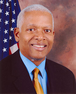 Hank Johnson, official 110th Congress photo portrait.jpg