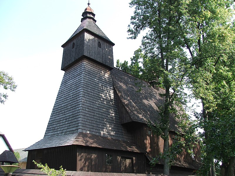 Fil:Hervartov dreveny kostelik Slovakia 3834.JPG