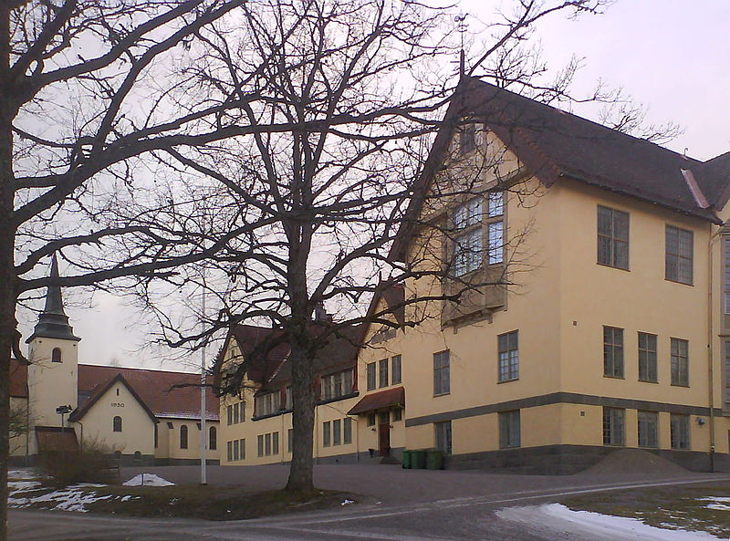 Fil:Lundsbergsskola1.JPG