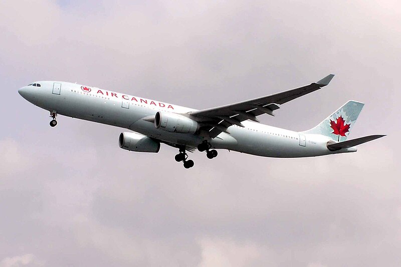 Fil:Air.canada.a330-300.c-cfaf.arp.jpg