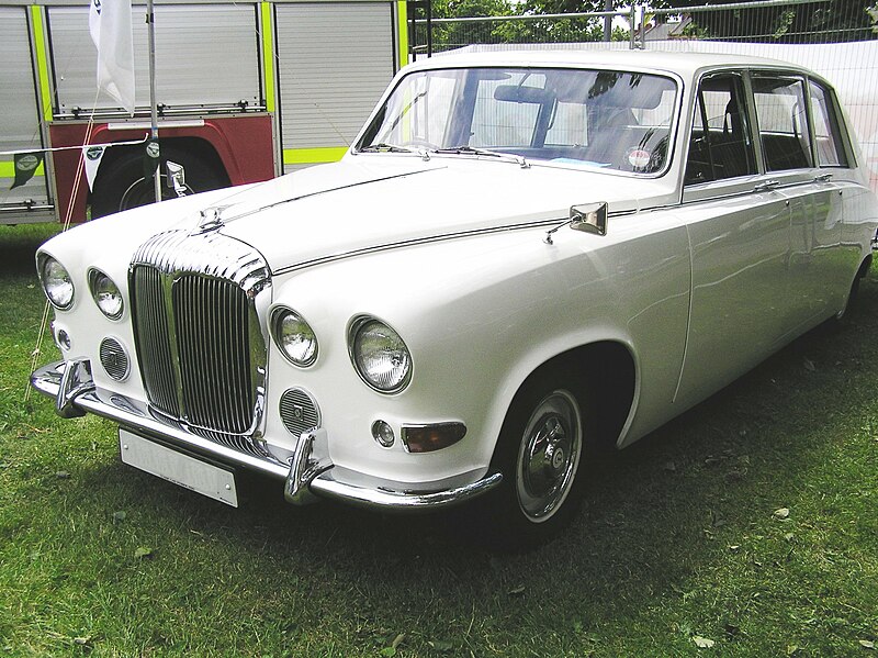 Fil:Daimler DS420.jpg