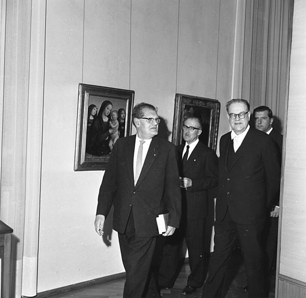 Fil:Bundesarchiv B 145 Bild-F017600-0011, München, Staatsbesuch Ministerpräsident Schweden.jpg
