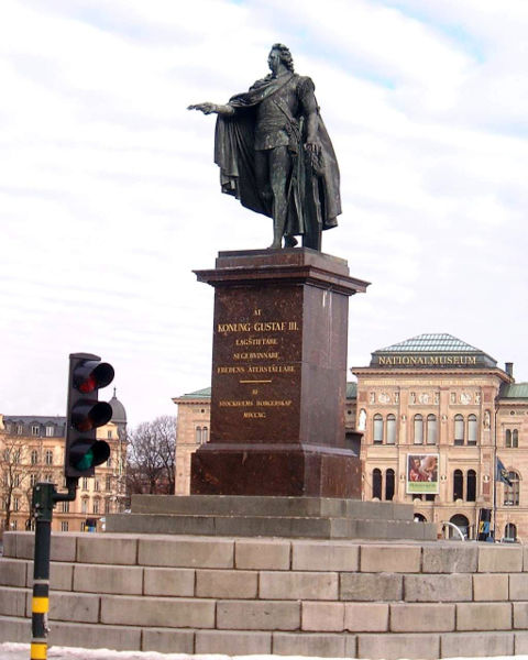 Fil:Gustav III statue Skeppsbron March 2007.JPG
