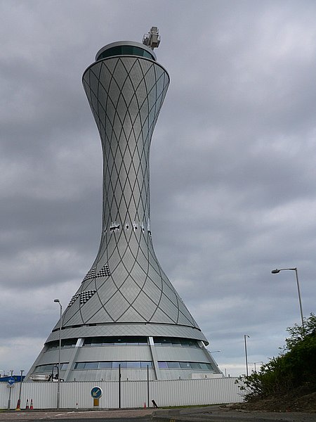 Fil:Edinburgh Airport Control Tower.jpg
