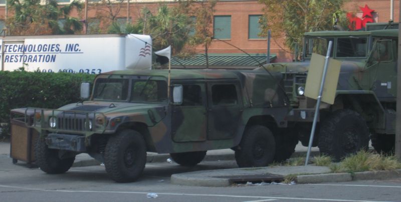 Fil:Humvee Katrina.jpg