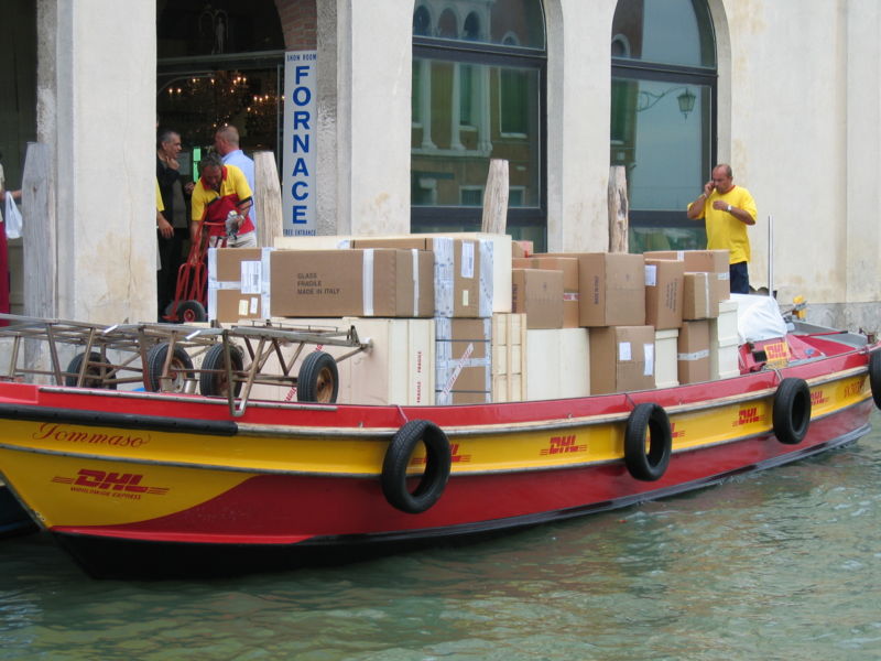 Fil:DHL Boat.JPG