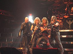 Judas Priest uppträdde i Illinois, USA 2005. Från vänster, Rob Halford, K.K Downing, Glenn Tipton, Ian Hill och Scott Travis.