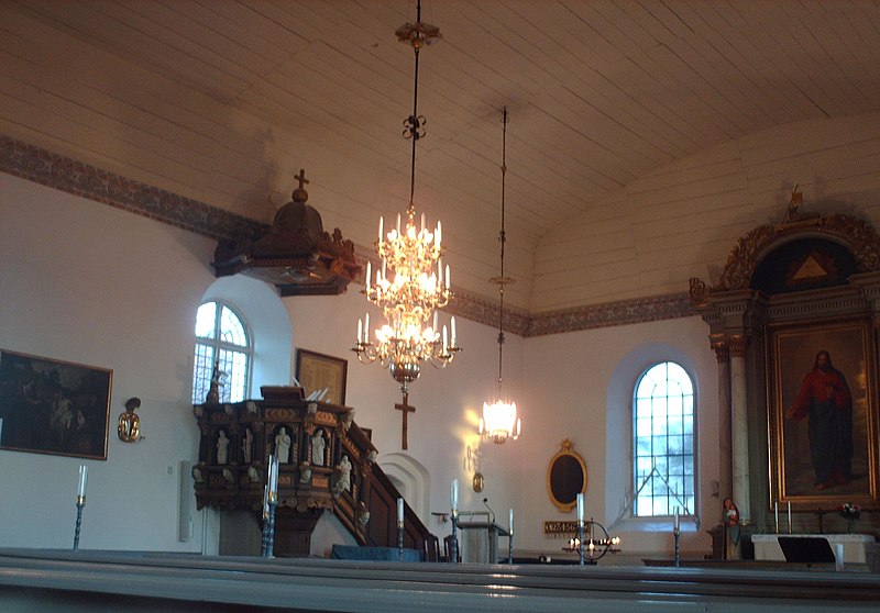Fil:Landeryds kyrka interiör.JPG
