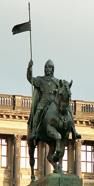 Fil:Wenceslaus I Duke of Bohemia equestrian statue in Prague 1.jpg