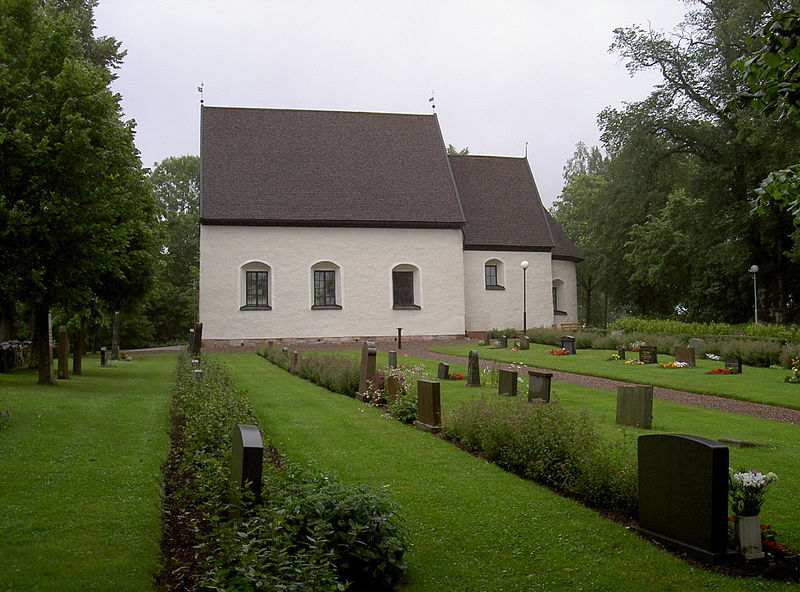 Fil:Gårdeby kyrka.JPG