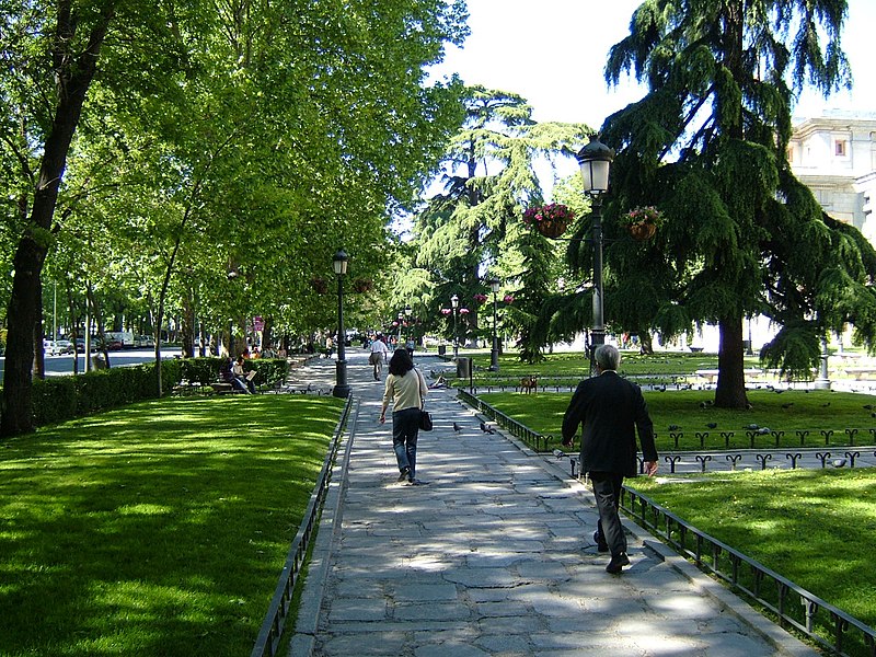 Fil:Paseo del Prado (Madrid) 01.jpg