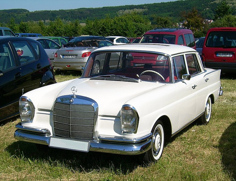 Fil:Mercedes230s.jpg