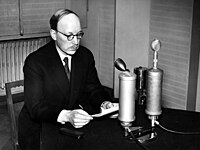 President Risto Ryti håller ett radiotal, den 26 juni 1941