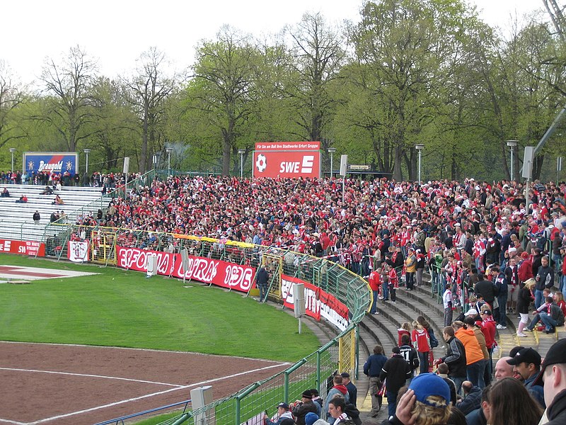 Fil:Steigerwaldstadion-Block 3.JPG