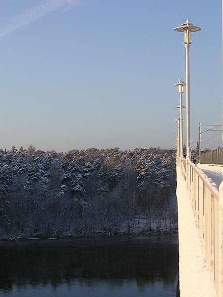 Fil:Alviksbron 2006.jpg