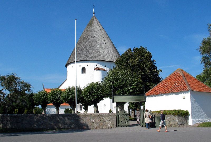 Fil:Olsker-kirke-2003.jpg