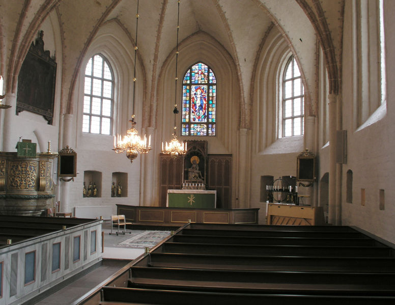 Fil:Askeby church nave.jpg