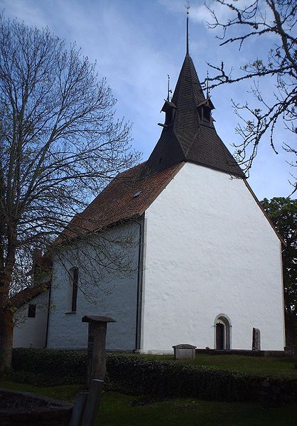 Fil:Östergarns kyrka västfasad.JPG
