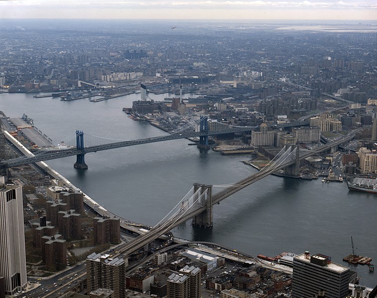 Fil:LOC Brooklyn Bridge and East River 2 cropped.jpg