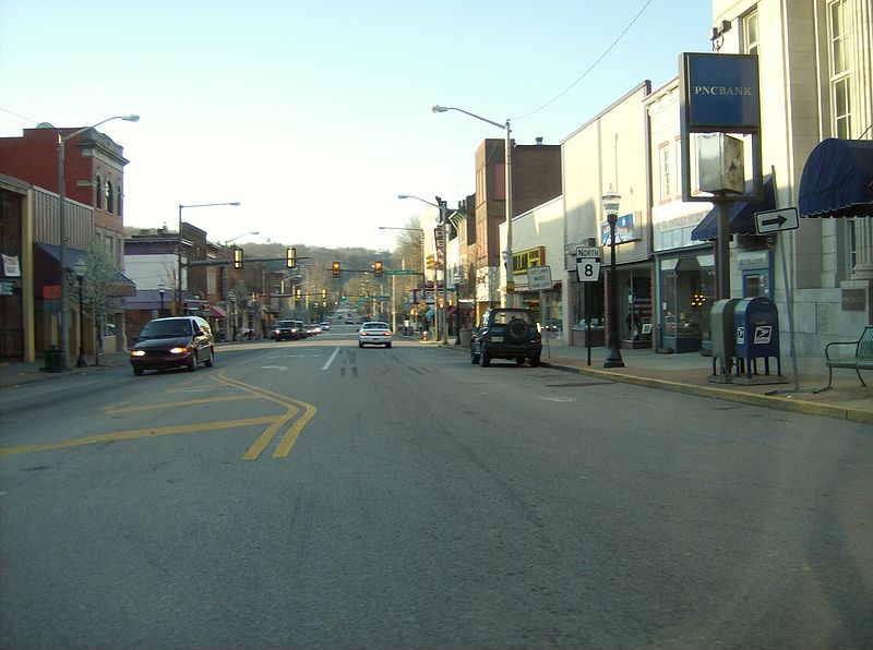 Fil:Pennsylvania Route 8 in Butler.jpg