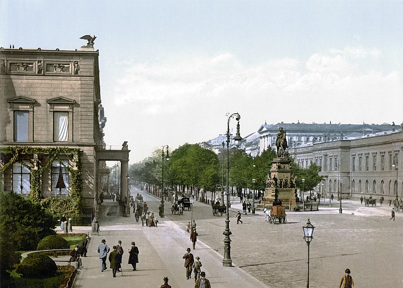 Fil:Berlin Unter den Linden um 1900.jpg