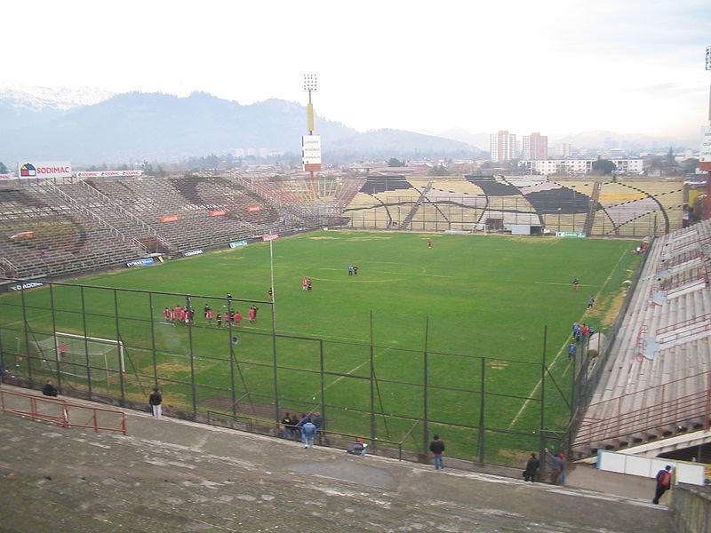 Fil:EstadioSantaLaura.jpg