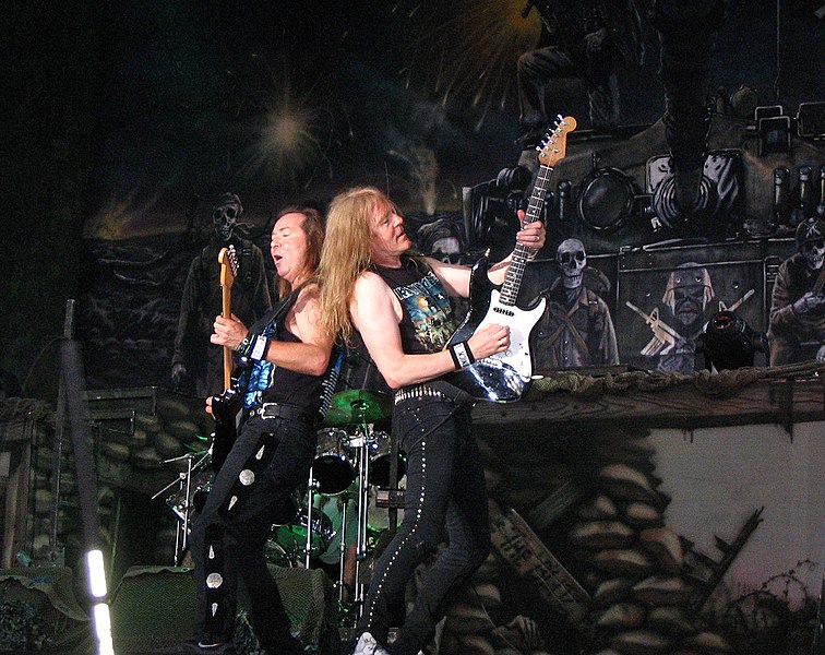 Fil:Dave Murray and Janick Gers of Iron Maiden.jpg